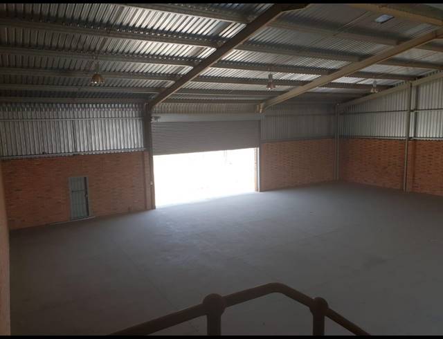 525M² WAREHOUSE TO LET IN BRENTWOOD PARK